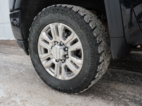 Used 2023 GMC Sierra 3500 Denali w/ Denali Ultimate Package image 32