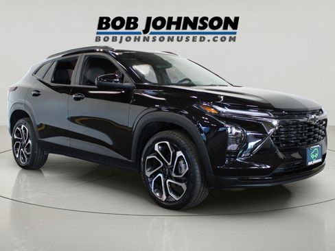 Certified 2025 Chevrolet Trax RS FWD image 1