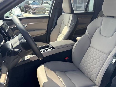 New 2026 Volvo XC90 B6 Plus w/ Protection Package Premier image 7