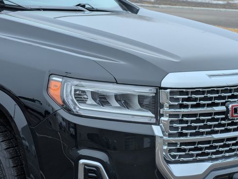 Used 2023 GMC Acadia Denali w/ Black Diamond Edition image 18