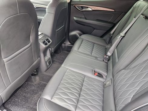 Used 2022 Buick Envision Avenir w/ Safety Package FWD image 32