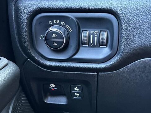 Used 2025 RAM 1500 Big Horn RWD image 31