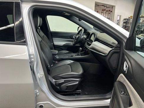Used 2024 Jeep Compass Latitude AWD/4WD image 16