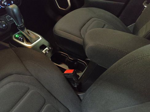 Used 2021 Jeep Renegade Latitude image 26