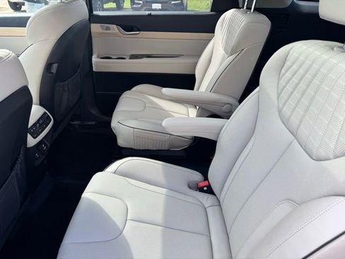 Used 2023 Hyundai Palisade Limited w/ Cargo Package image 8