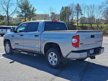 Used 2020 Toyota Tundra SR5 w/ SR5 Convenience Package
