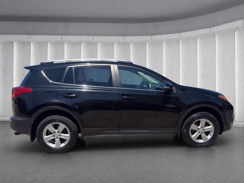 Used 2013 Toyota RAV4 XLE AWD/4WD image 6