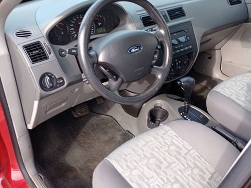 Used 2005 Ford Focus ZX4 image 9