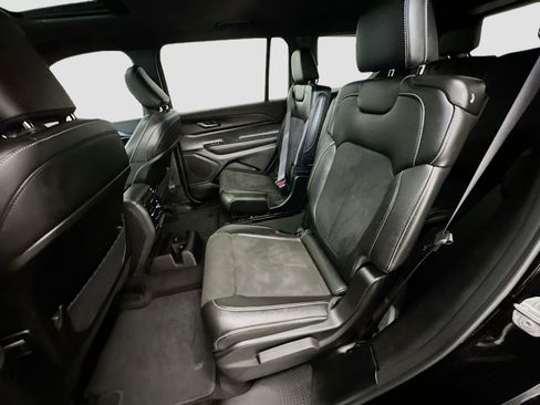 Used 2023 Jeep Grand Cherokee L Laredo image 29