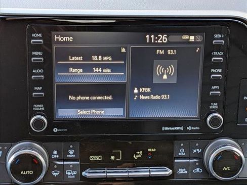 Used 2022 Toyota Highlander XLE AWD/4WD image 13