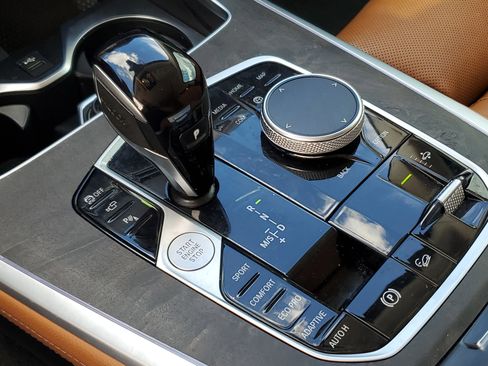 Used 2022 BMW X7 xDrive40i w/ Premium Package image 29