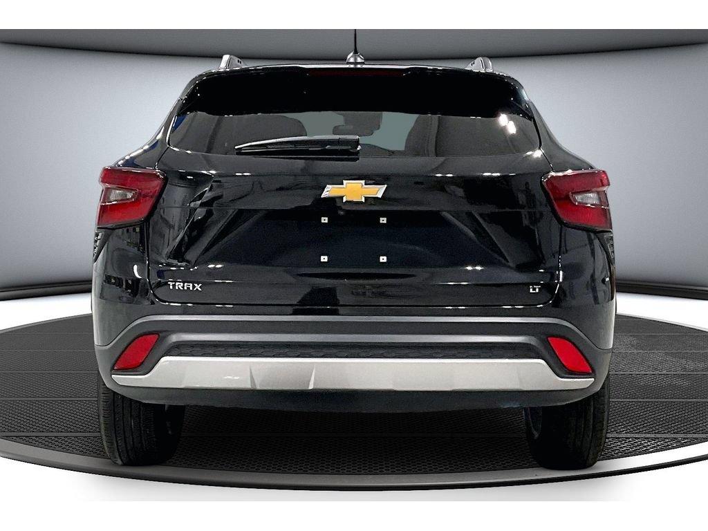 Used 2025 Chevrolet Trax LT FWD image 6