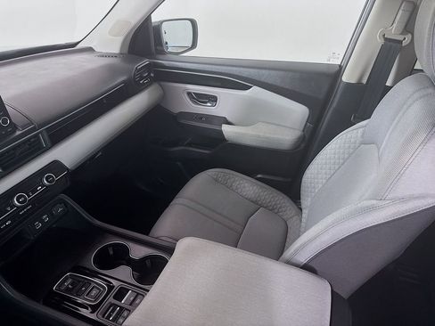 Used 2023 Honda Pilot LX image 22