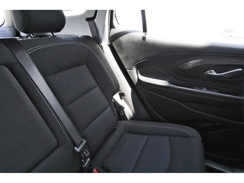Used 2024 GMC Terrain SLE FWD image 12