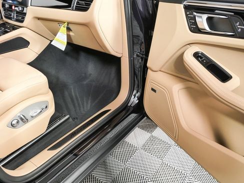 New 2026 Porsche Macan Turbo AWD/4WD image 27