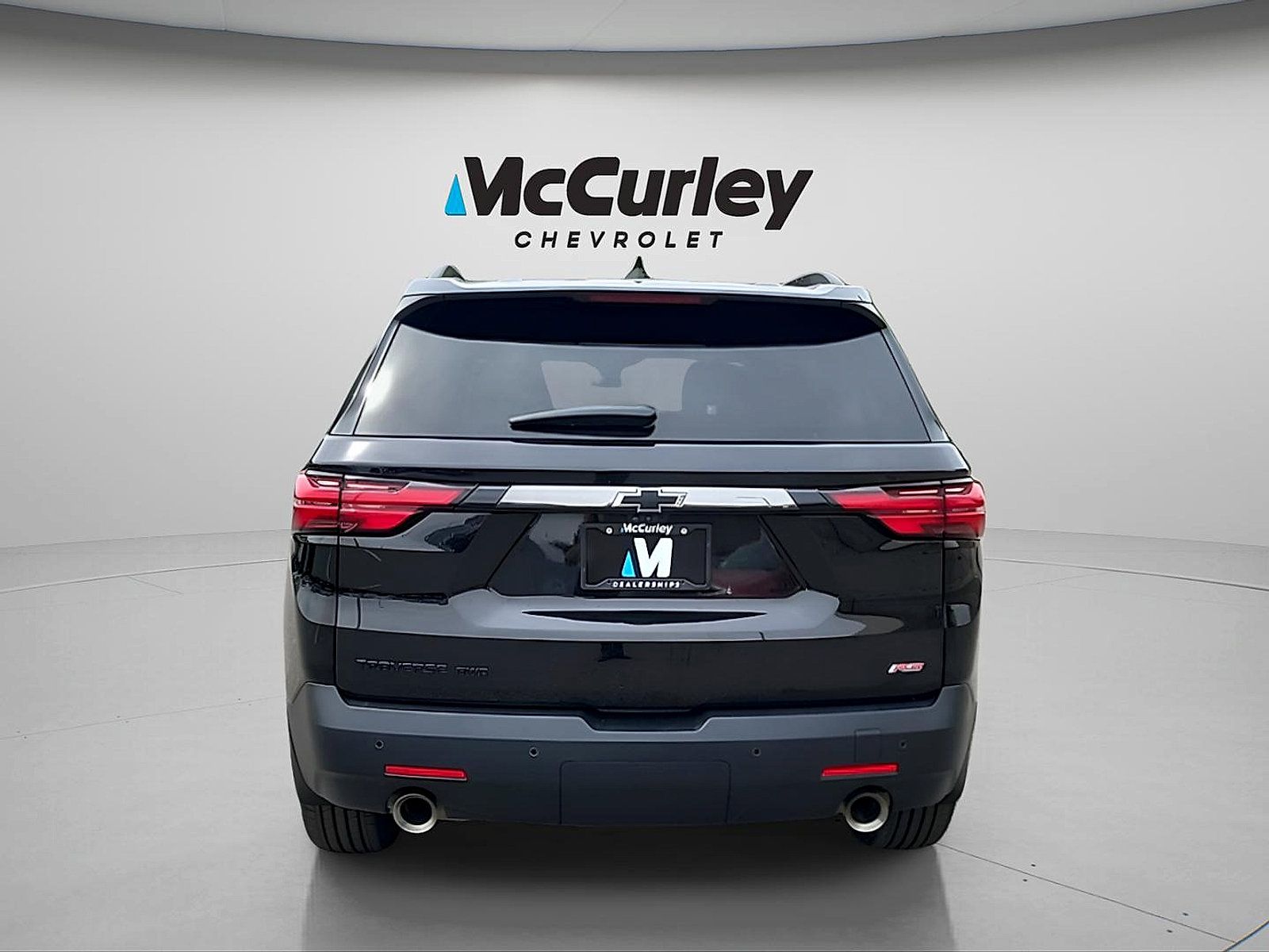Used 2023 Chevrolet Traverse RS w/ LPO, Floor Liner Package AWD/4WD image 6
