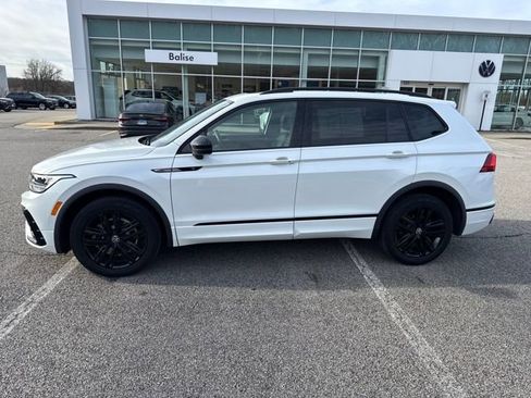 Certified 2022 Volkswagen Tiguan SE R-Line image 5