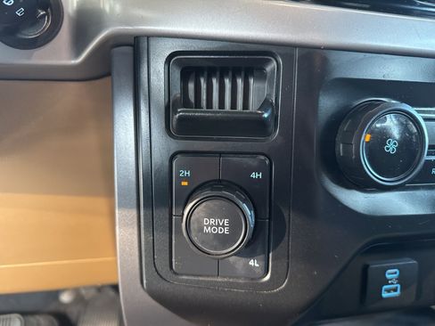 Used 2023 Ford F150 XLT image 29