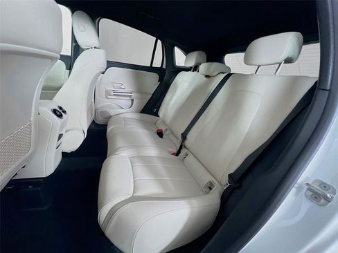 Used 2025 Mercedes-Benz GLA 250 4MATIC image 21