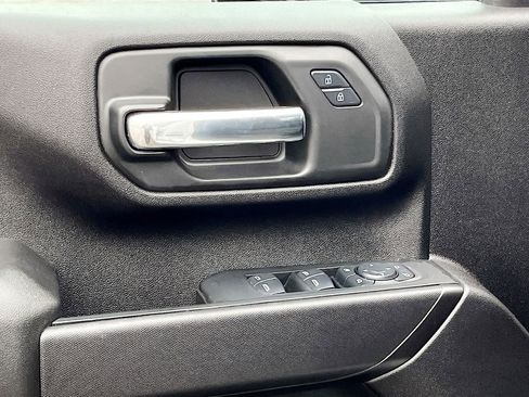 Used 2024 Chevrolet Silverado 2500 Custom w/ Custom Value Package image 31