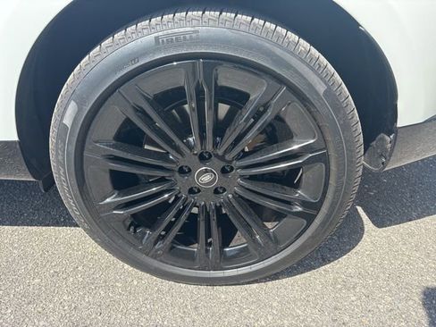 Used 2025 Land Rover Range Rover SE image 12