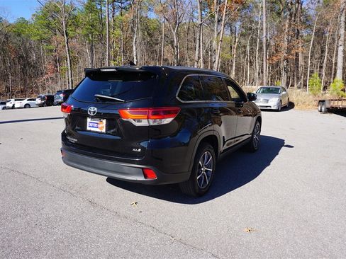 Used 2019 Toyota Highlander SE image 27