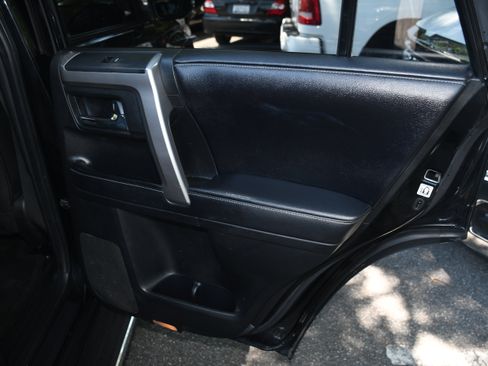 Used 2017 Toyota 4Runner SR5 Premium RWD image 20
