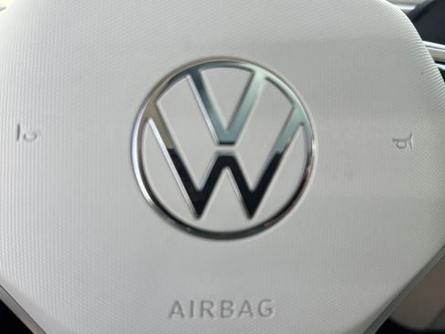 New 2025 Volkswagen ID. Buzz 1st Edition image 15