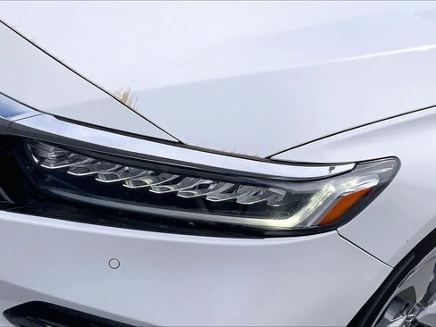 Used 2018 Honda Accord Touring image 28