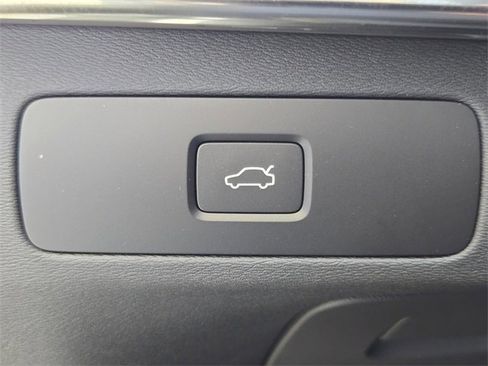 Used 2025 Volvo XC90 B6 Core w/ Protection Package image 24