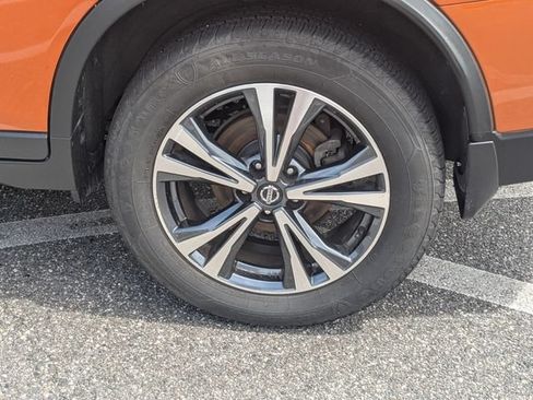 Used 2019 Nissan Rogue SV w/ Premium Package AWD/4WD image 8