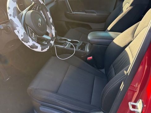 Used 2022 Kia Sportage LX FWD image 1