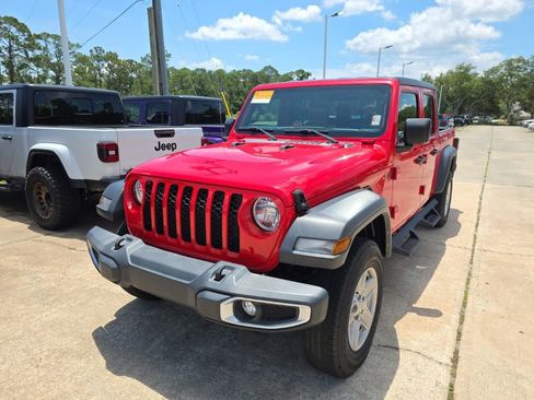 Used 2023 Jeep Gladiator Sport AWD/4WD image 2