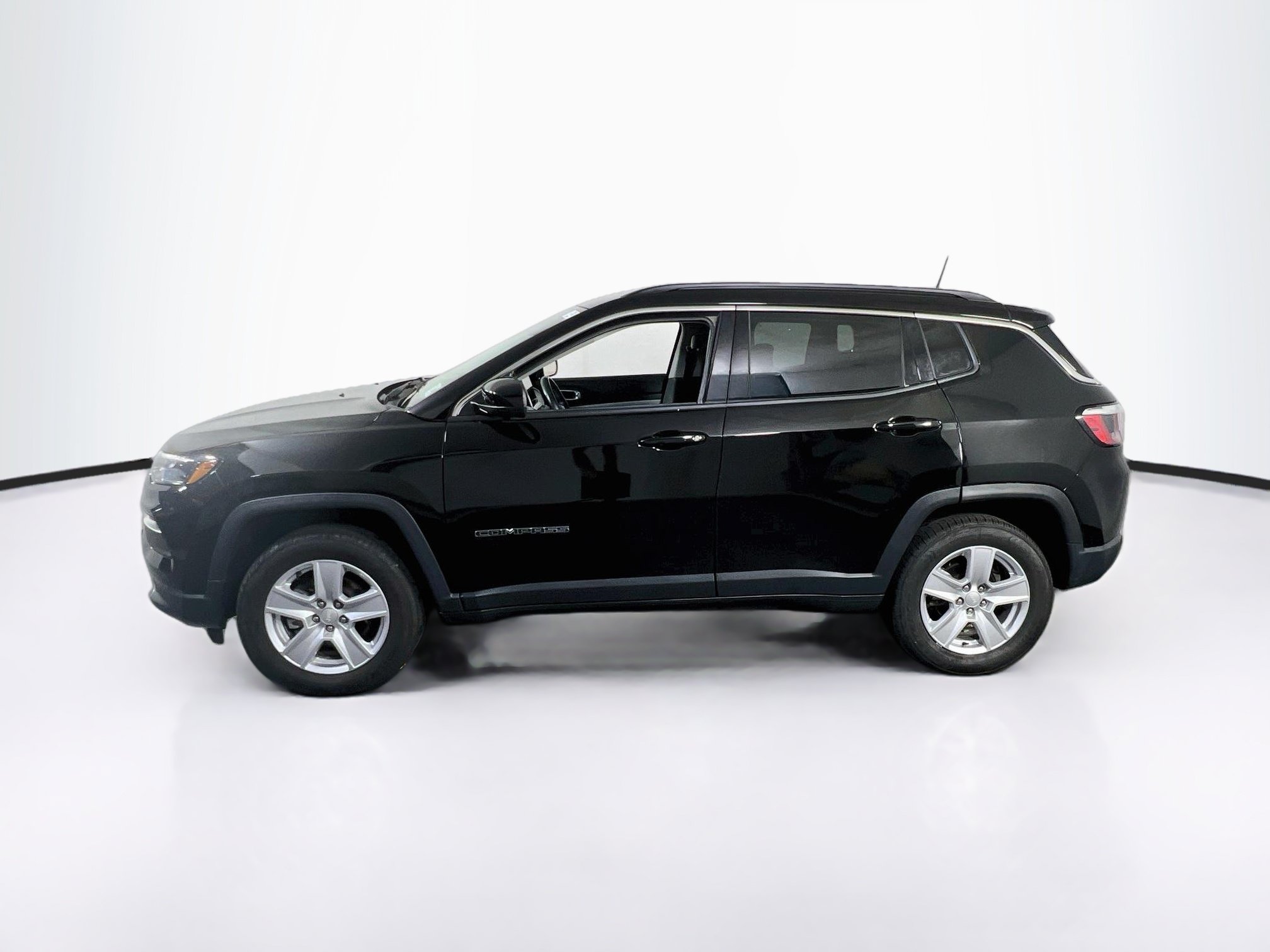Used 2022 Jeep Compass Latitude w/ Convenience Group AWD/4WD image 8