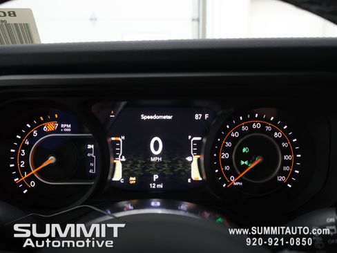 New 2026 Jeep Wrangler Unlimited Sahara AWD/4WD image 9
