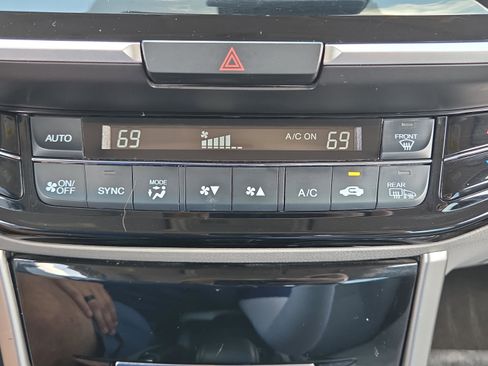 Used 2017 Honda Accord Touring image 34