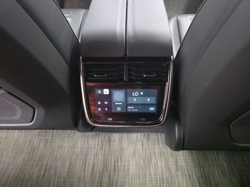 Used 2024 Rivian R1S Adventure AWD/4WD image 30