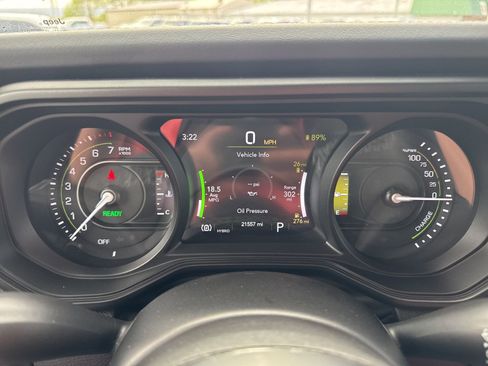 Used 2025 Jeep Wrangler Unlimited Rubicon 4xe image 33