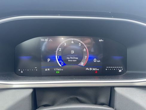 Certified 2025 Volkswagen Taos SE image 14