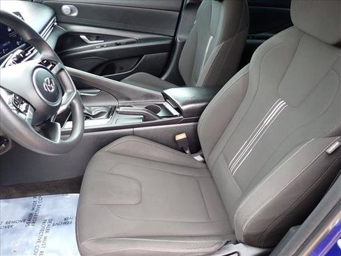 Used 2023 Hyundai Elantra SEL FWD image 7