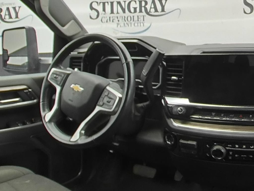 Used 2025 Chevrolet Silverado 2500 LT w/ Convenience Package AWD/4WD image 16