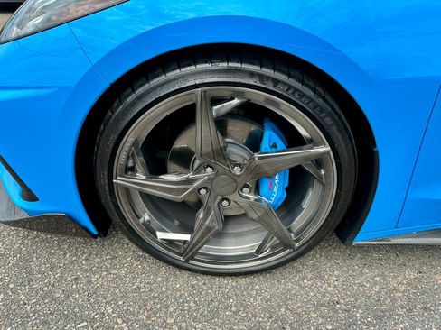 Used 2021 Chevrolet Corvette Stingray Coupe w/ Engine Appearance Package RWD image 29