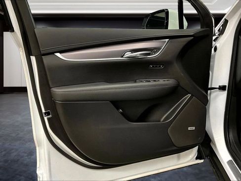 Certified 2025 Cadillac XT6 Luxury image 20