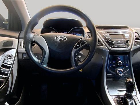 Used 2014 Hyundai Elantra SE FWD image 5