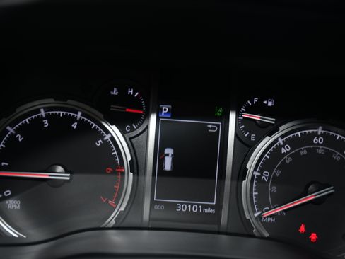 Used 2024 Toyota 4Runner Limited AWD/4WD image 15