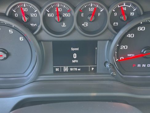 Used 2024 Chevrolet Silverado 2500 Custom w/ Custom Value Package image 29