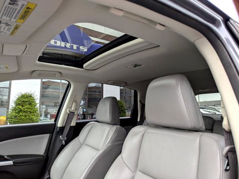 Used 2016 Honda CR-V Touring image 32