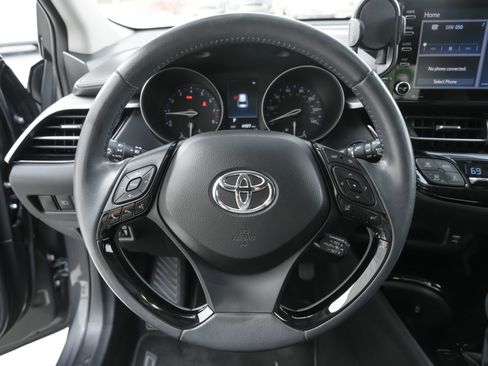 Used 2022 Toyota C-HR Limited FWD image 19