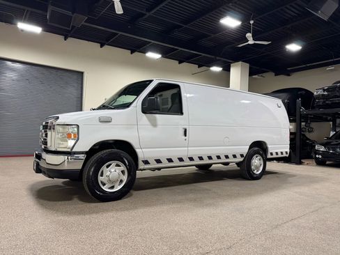 Used 2012 Ford E-350 and Econoline 350 Extended Super Duty w/ PWR Group image 2