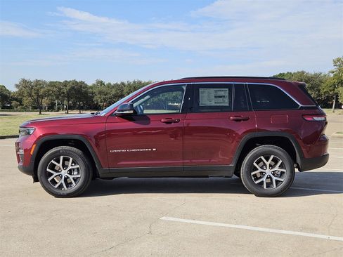 New 2025 Jeep Grand Cherokee Limited w/ Trailer Tow Package image 3